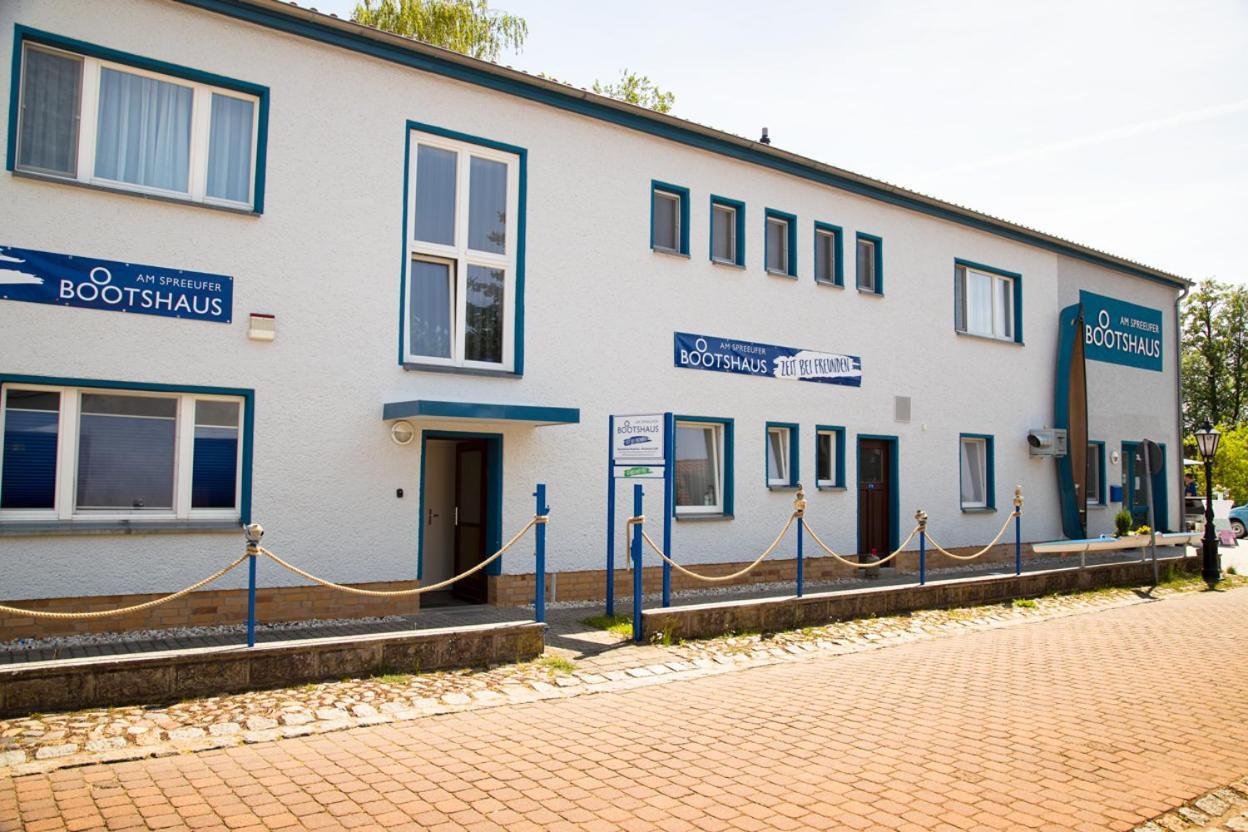 Отель Boootshaus - Am Spreeufer Бесков Экстерьер фото